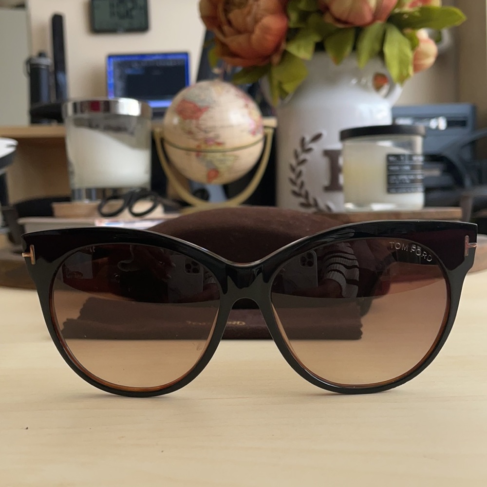 TOM FORD Sunglasses - Picture 7 of 9